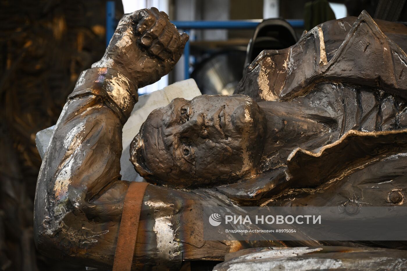 Создание памятника, посвященного 80-летию Курильской десантной операции