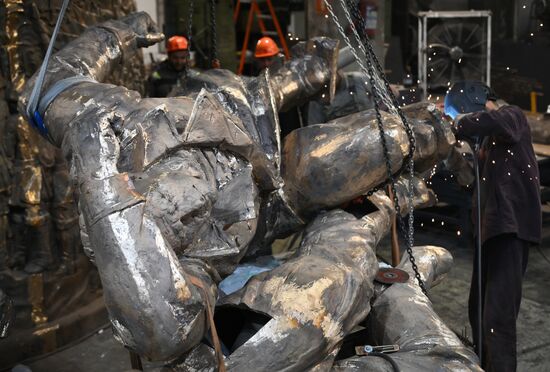 Создание памятника, посвященного 80-летию Курильской десантной операции