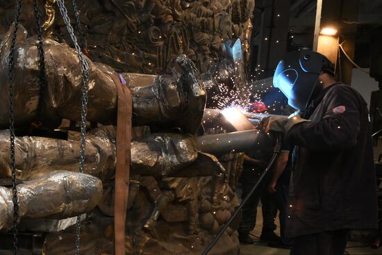 Создание памятника, посвященного 80-летию Курильской десантной операции