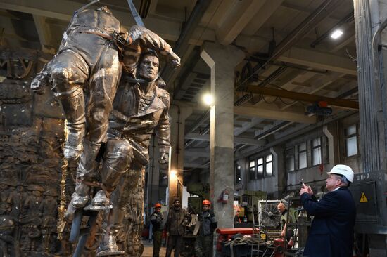 Создание памятника, посвященного 80-летию Курильской десантной операции