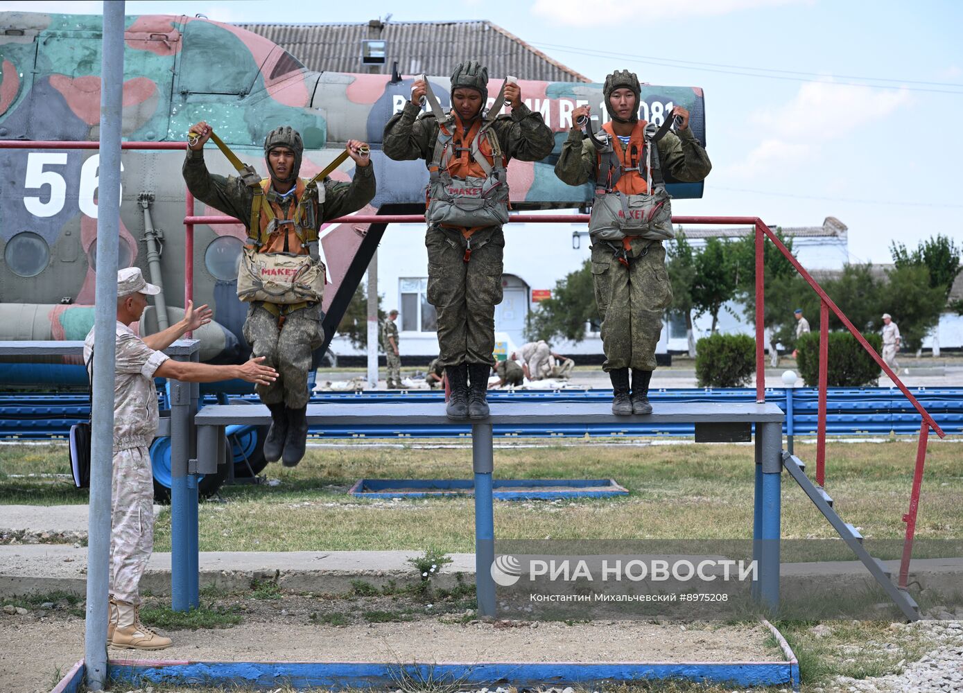 Подготовка военнослужащих десантно-штурмового полка ВДВ в Крыму