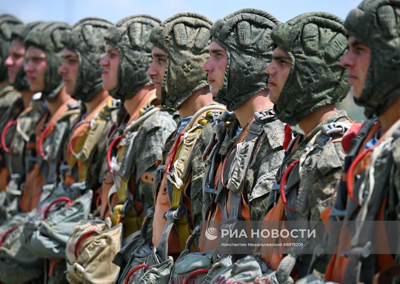 Подготовка военнослужащих десантно-штурмового полка ВДВ в Крыму