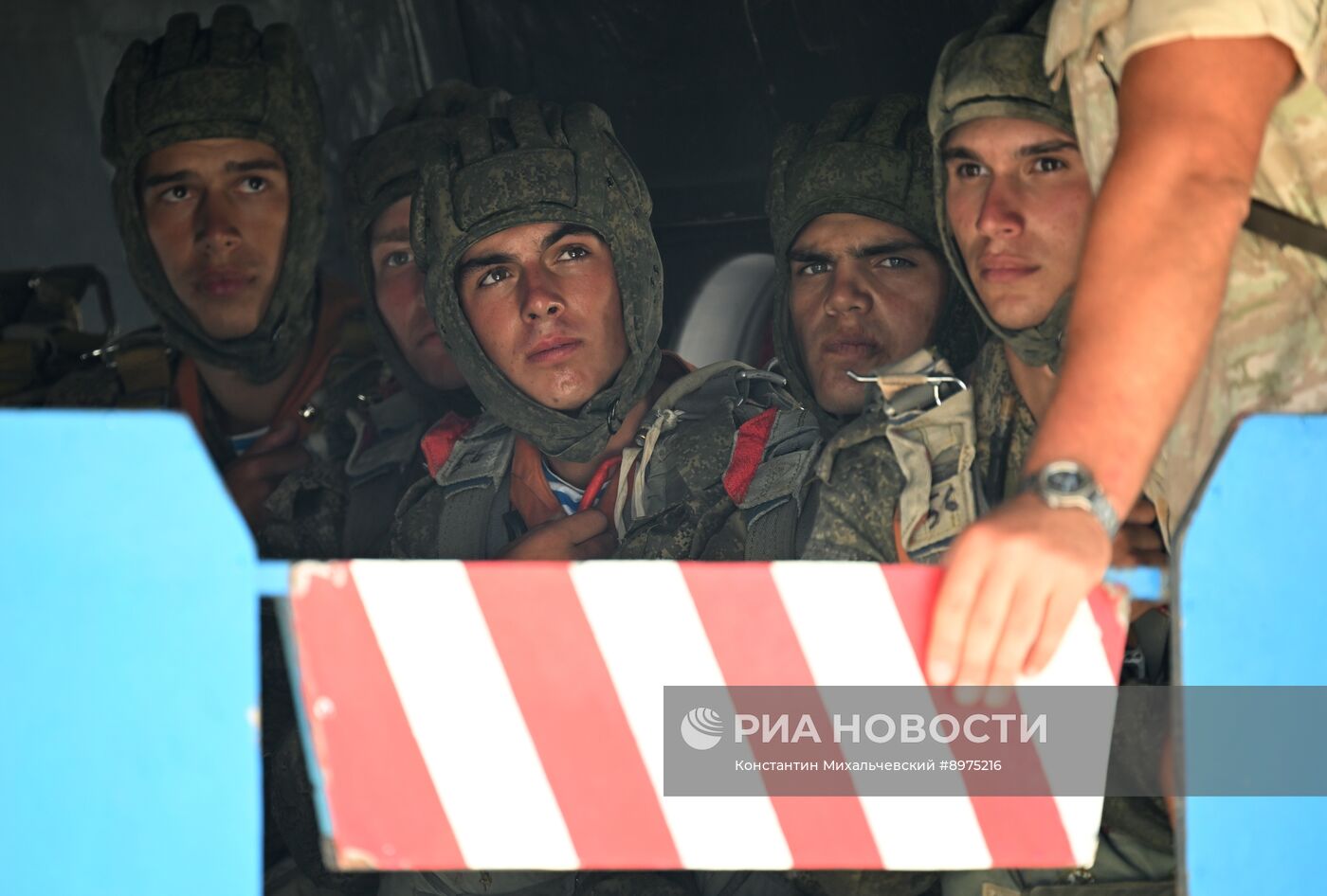 Подготовка военнослужащих десантно-штурмового полка ВДВ в Крыму