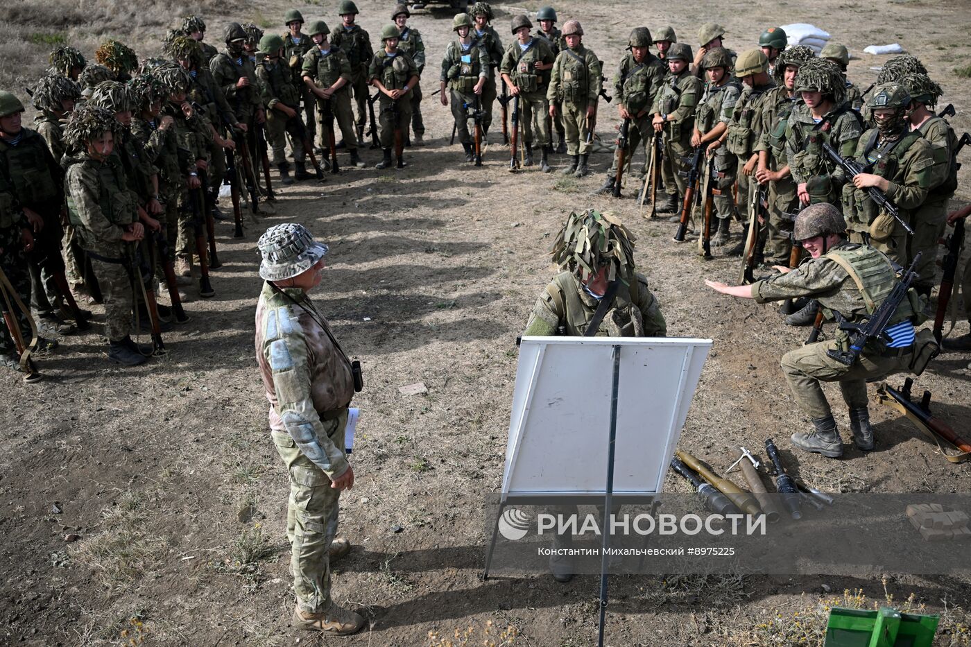 Подготовка военнослужащих десантно-штурмового полка ВДВ в Крыму