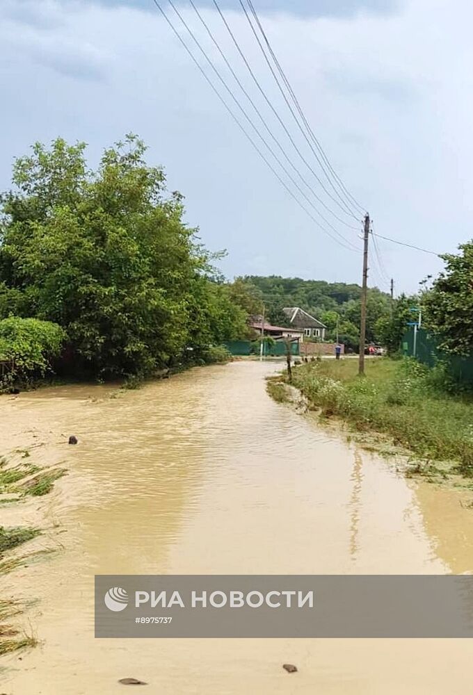 Три поселка подтопило на Кубани