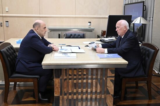 Премьер-министр Михаил Мишустин встретился с директором госкорпорации "Ростех" Сергеем Чемезовым