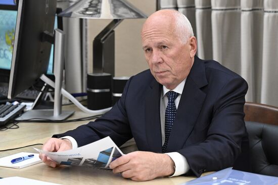 Премьер-министр Михаил Мишустин встретился с директором госкорпорации "Ростех" Сергеем Чемезовым