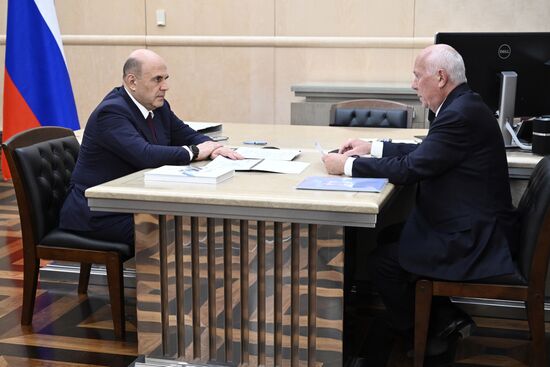 Премьер-министр Михаил Мишустин встретился с директором госкорпорации "Ростех" Сергеем Чемезовым