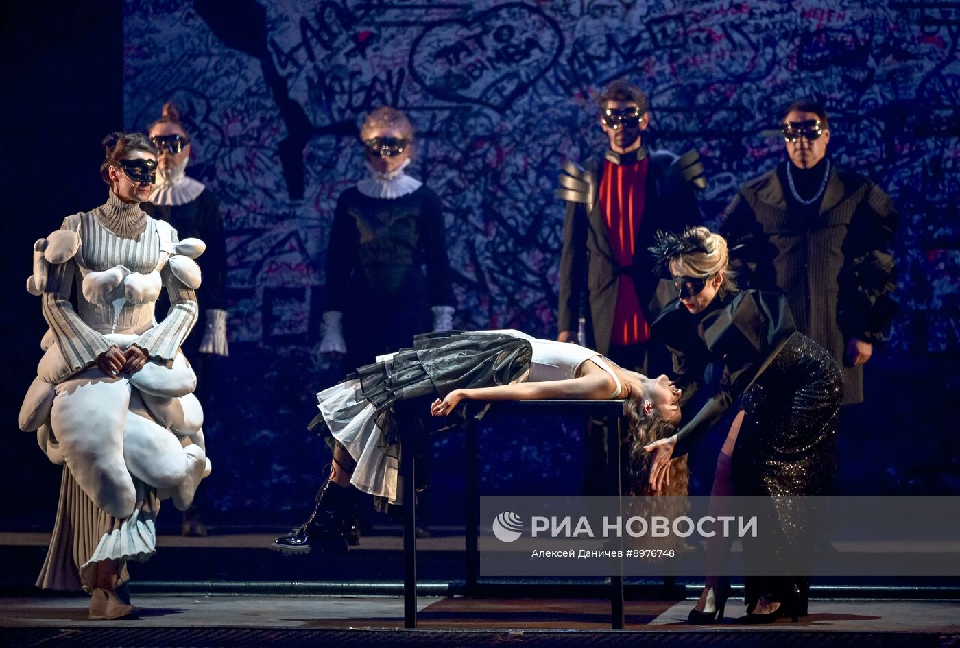 Гастроли "Сибирского МХАТа" в Санкт-Петербурге. Спектакль "Ромео и Джульетта"