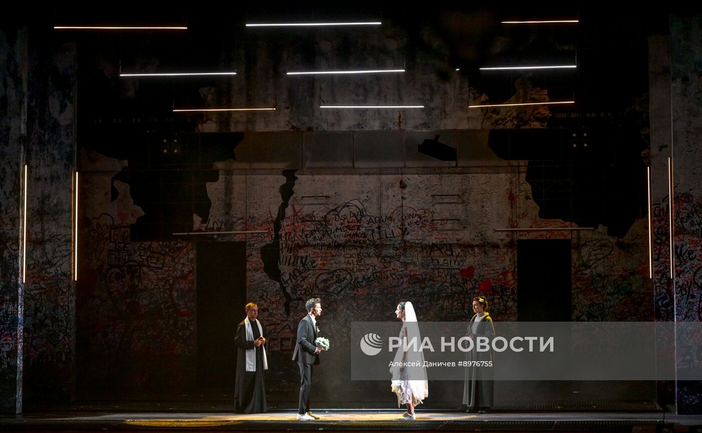 Гастроли "Сибирского МХАТа" в Санкт-Петербурге. Спектакль "Ромео и Джульетта"