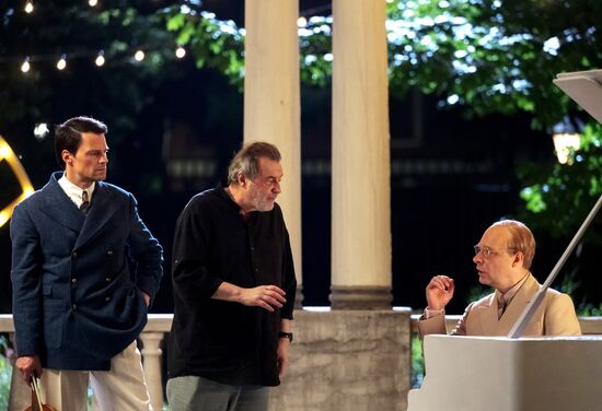 Съёмки фильма Алексея Учителя "Шум времени"