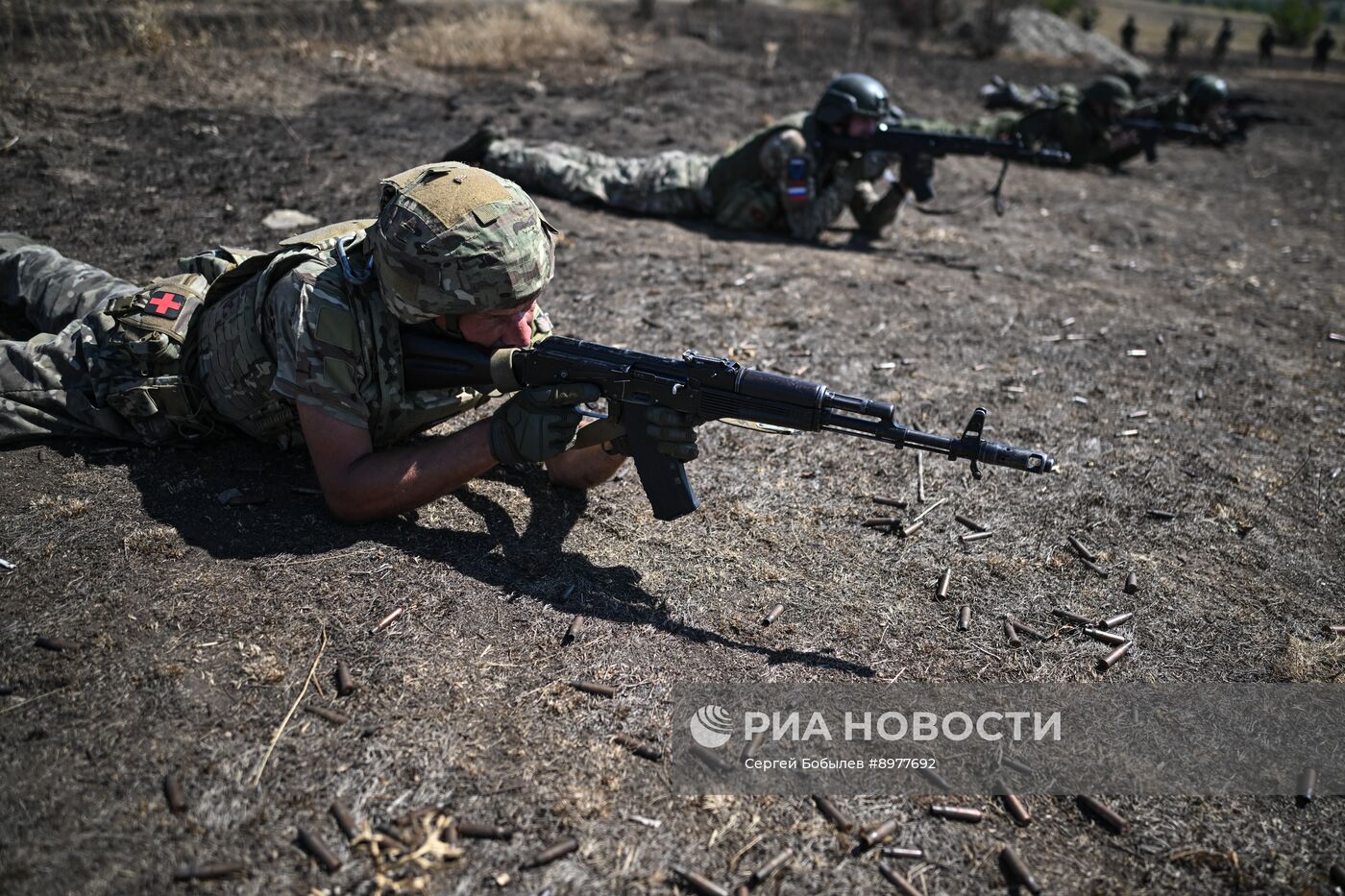 Отработка боевого слаживания военнослужащими 8-й разведывательной штурмовой бригады добровольческого корпуса Южной группировки войск в ЛНР