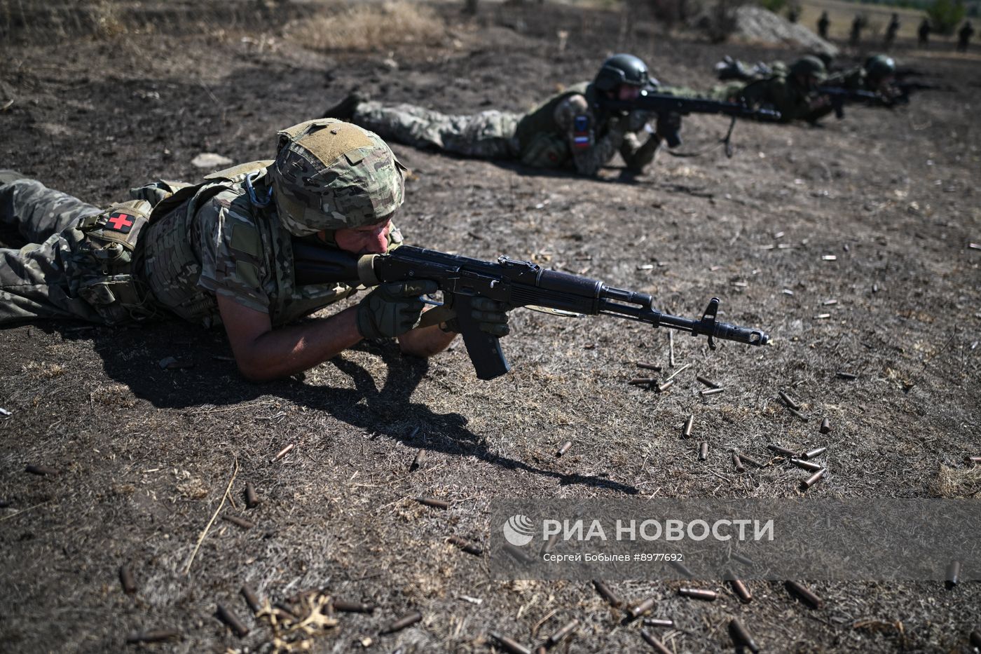 Отработка боевого слаживания военнослужащими 8-й разведывательной штурмовой бригады добровольческого корпуса Южной группировки войск в ЛНР