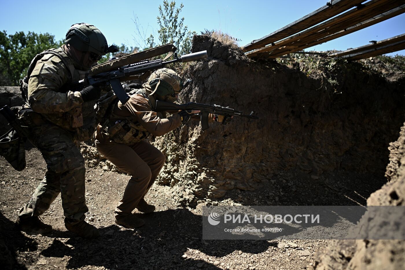 Отработка боевого слаживания военнослужащими 8-й разведывательной штурмовой бригады добровольческого корпуса Южной группировки войск в ЛНР