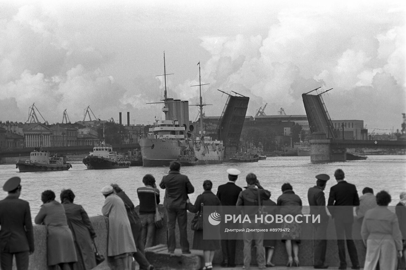 Отправка крейсера "Аврора" на капитальный ремонт
