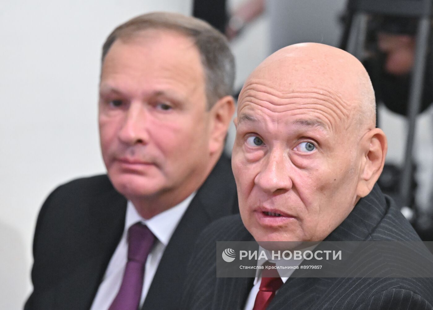 Передача золотой звезды Героя России потомкам А.П. Береста