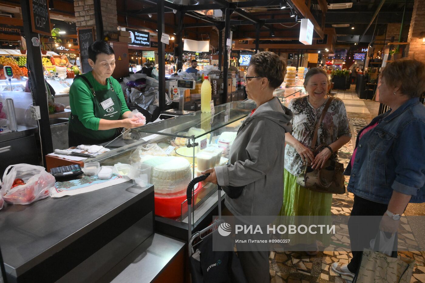 Работа Москворецкого рынка