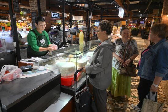 Работа Москворецкого рынка