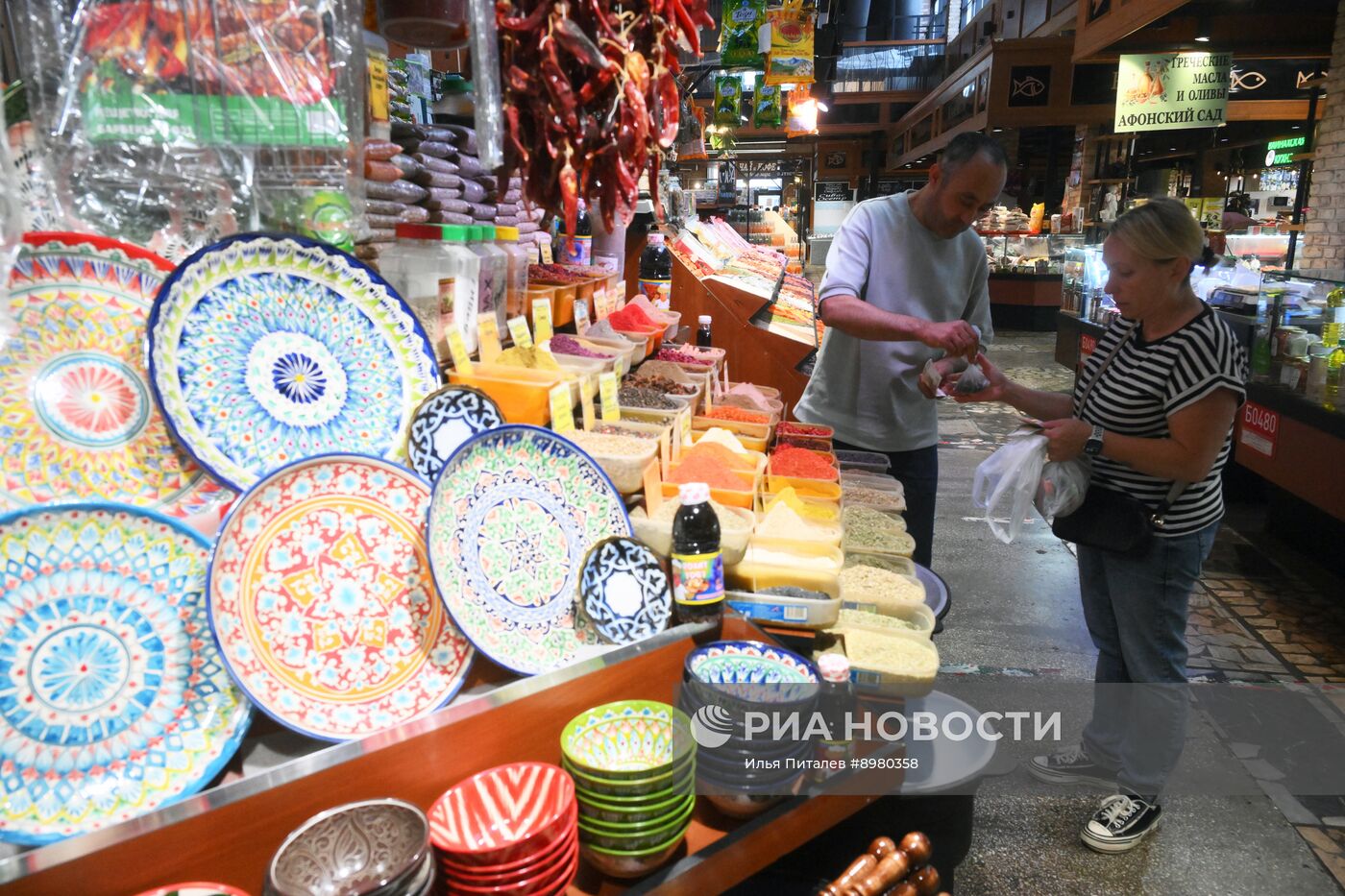 Работа Москворецкого рынка