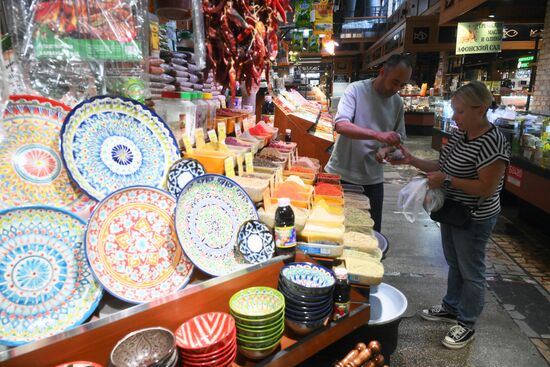 Работа Москворецкого рынка