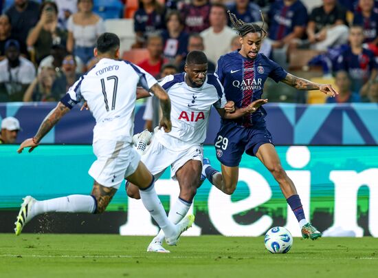 Футбол. Суперкубок УЕФА. ПСЖ (Франция) - "Тоттенхэм" (Англия)