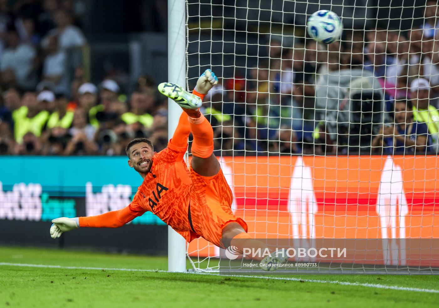 Футбол. Суперкубок УЕФА. ПСЖ (Франция) - "Тоттенхэм" (Англия)