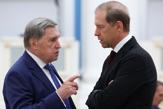 Президент Владимир Путин провел совещание о подготовке российско-американской встречи в верхах