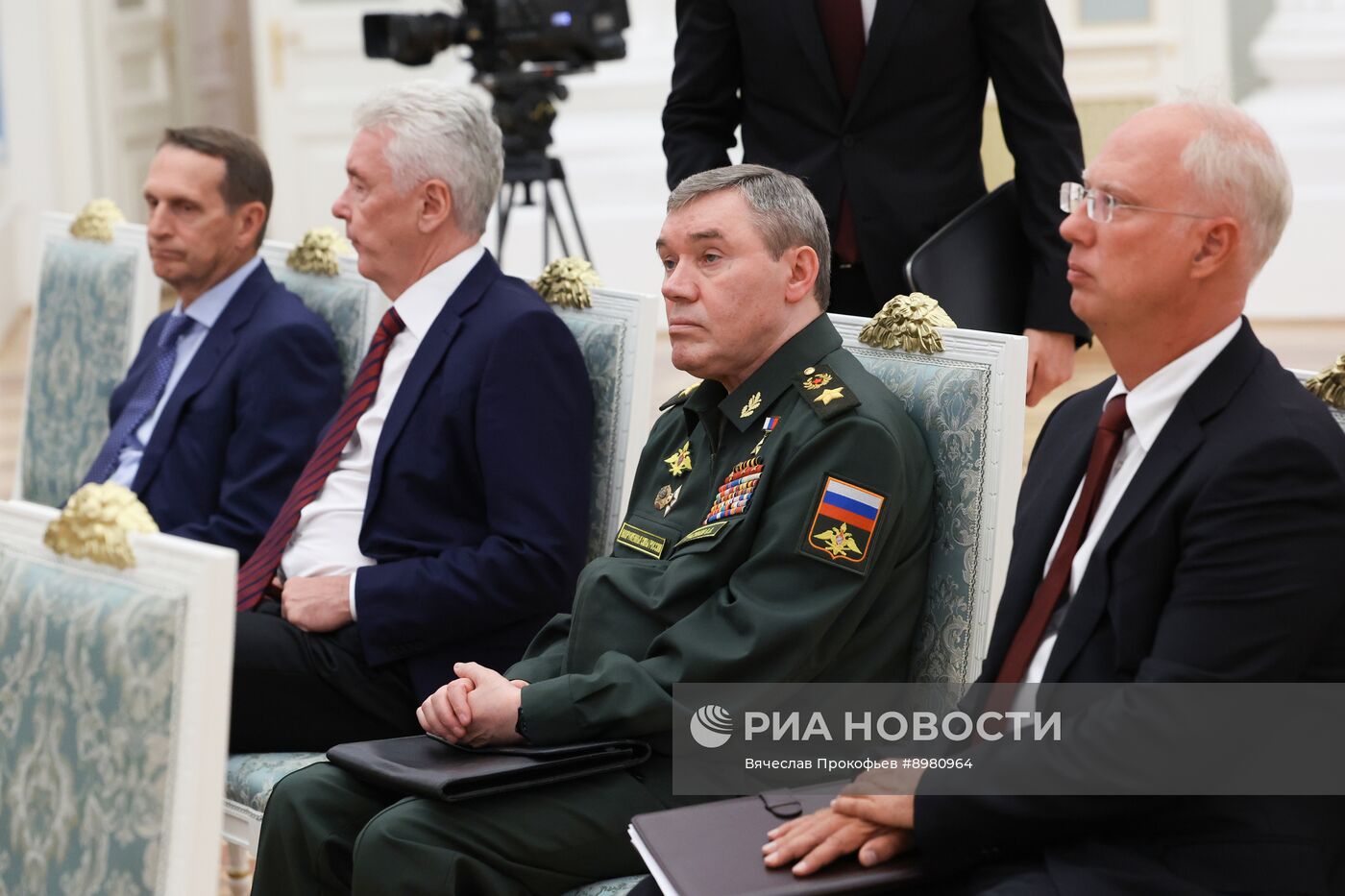 Президент Владимир Путин провел совещание о подготовке российско-американской встречи в верхах