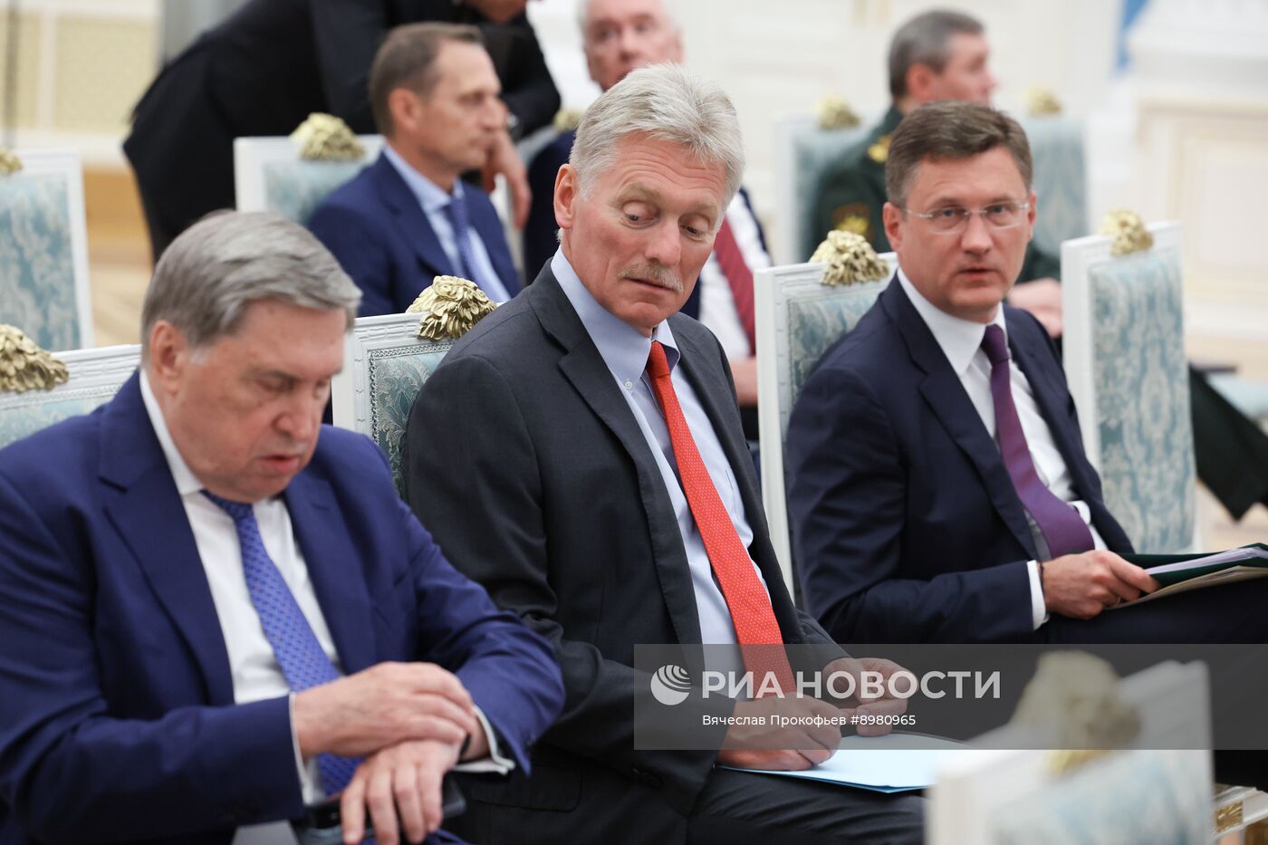 Президент Владимир Путин провел совещание о подготовке российско-американской встречи в верхах