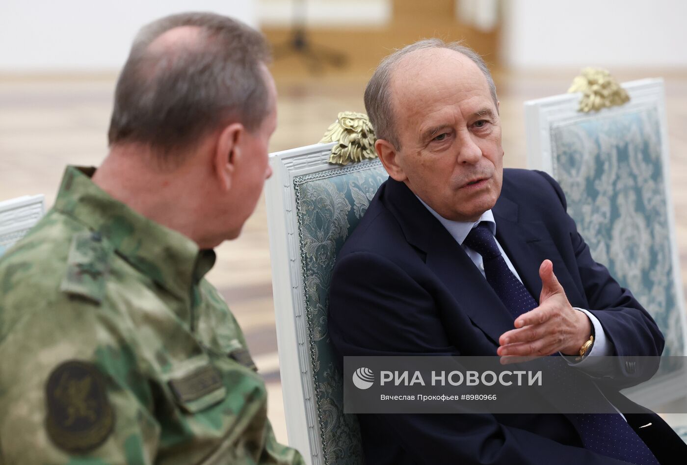 Президент Владимир Путин провел совещание о подготовке российско-американской встречи в верхах