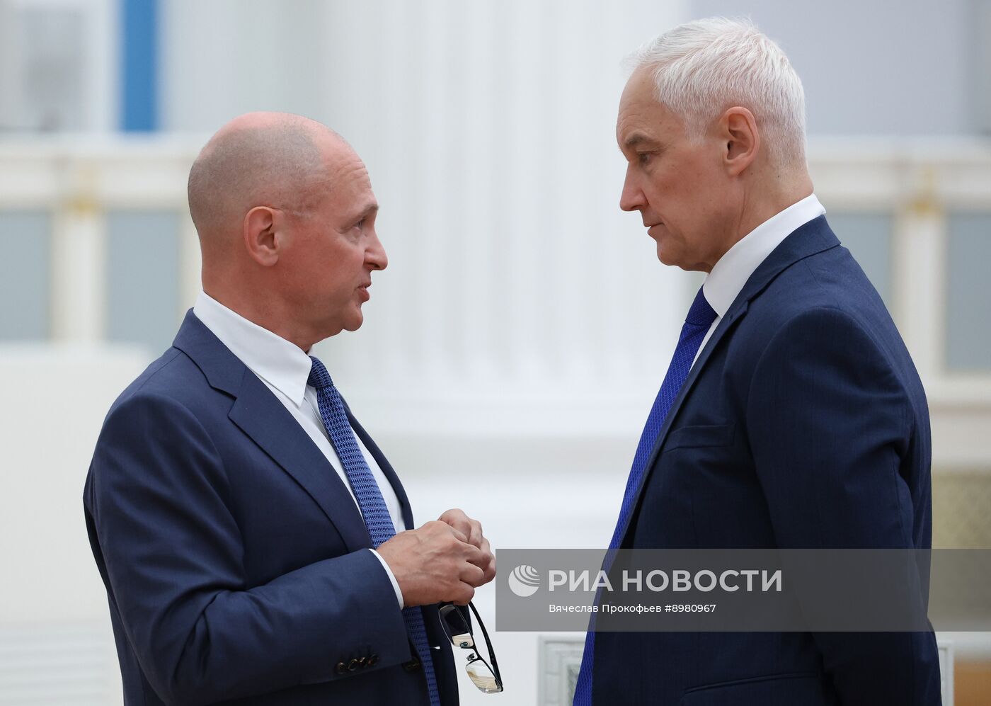 Президент Владимир Путин провел совещание о подготовке российско-американской встречи в верхах