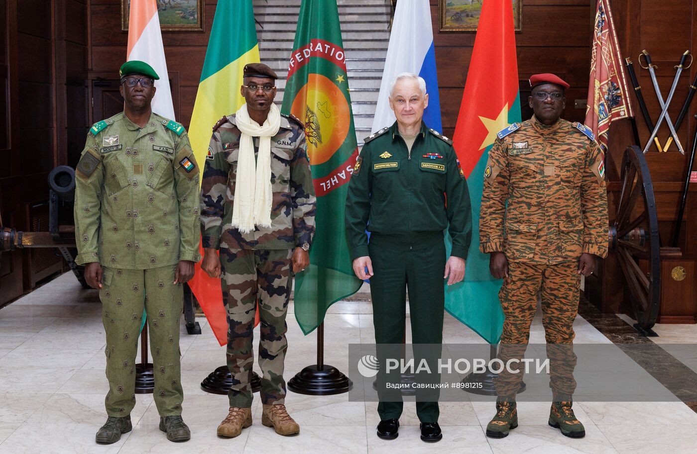 Министр обороны РФ А. Белоусов провел встречу с главами оборонных ведомств Буркино-Фасо, Мали и Нигера