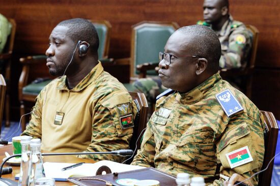 Министр обороны РФ А. Белоусов провел встречу с главами оборонных ведомств Буркино-Фасо, Мали и Нигера