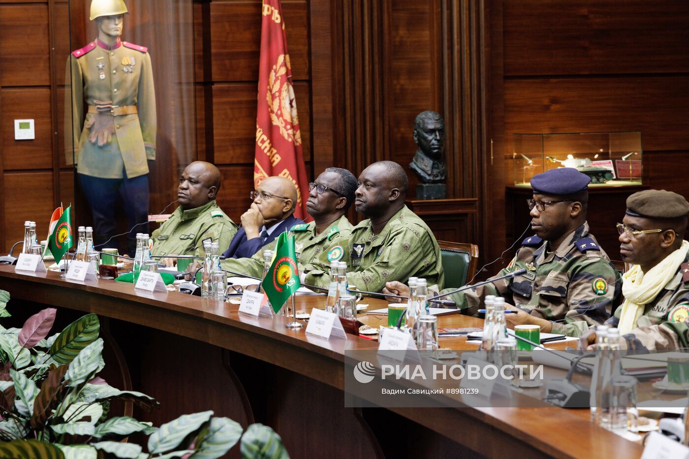 Министр обороны РФ А. Белоусов провел встречу с главами оборонных ведомств Буркино-Фасо, Мали и Нигера