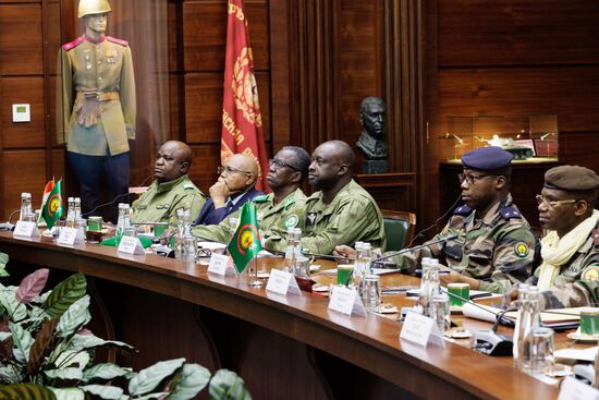 Министр обороны РФ А. Белоусов провел встречу с главами оборонных ведомств Буркино-Фасо, Мали и Нигера