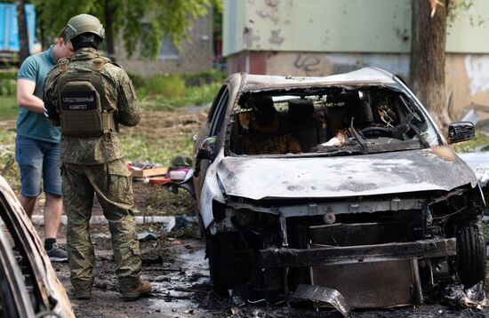 Последствия атаки беспилотника на жилой дом в Курске
