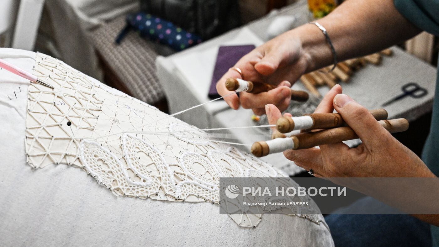 Работа фабрики "Елецкие кружева"