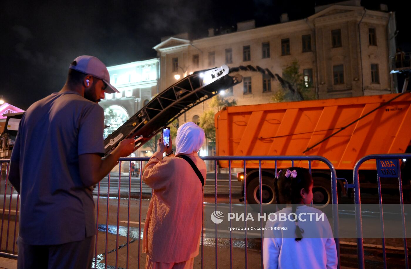 Тверскую улицу перекрыли для замены асфальта