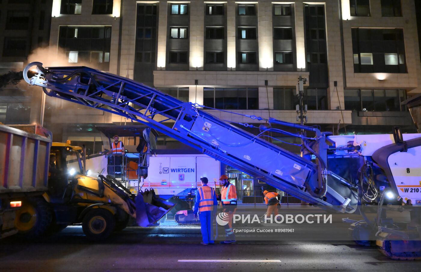 Тверскую улицу перекрыли для замены асфальта