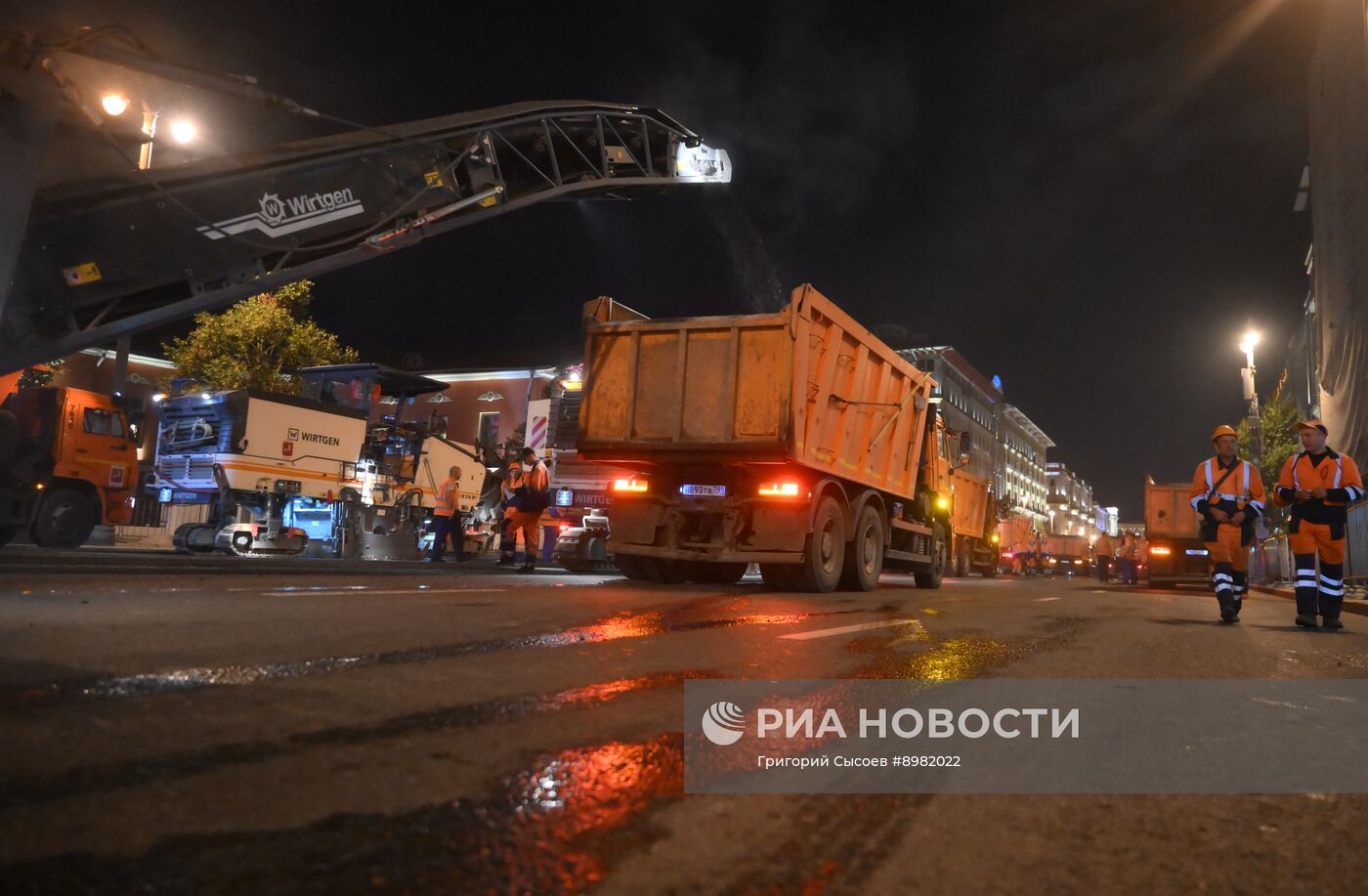 Тверскую улицу перекрыли для замены асфальта