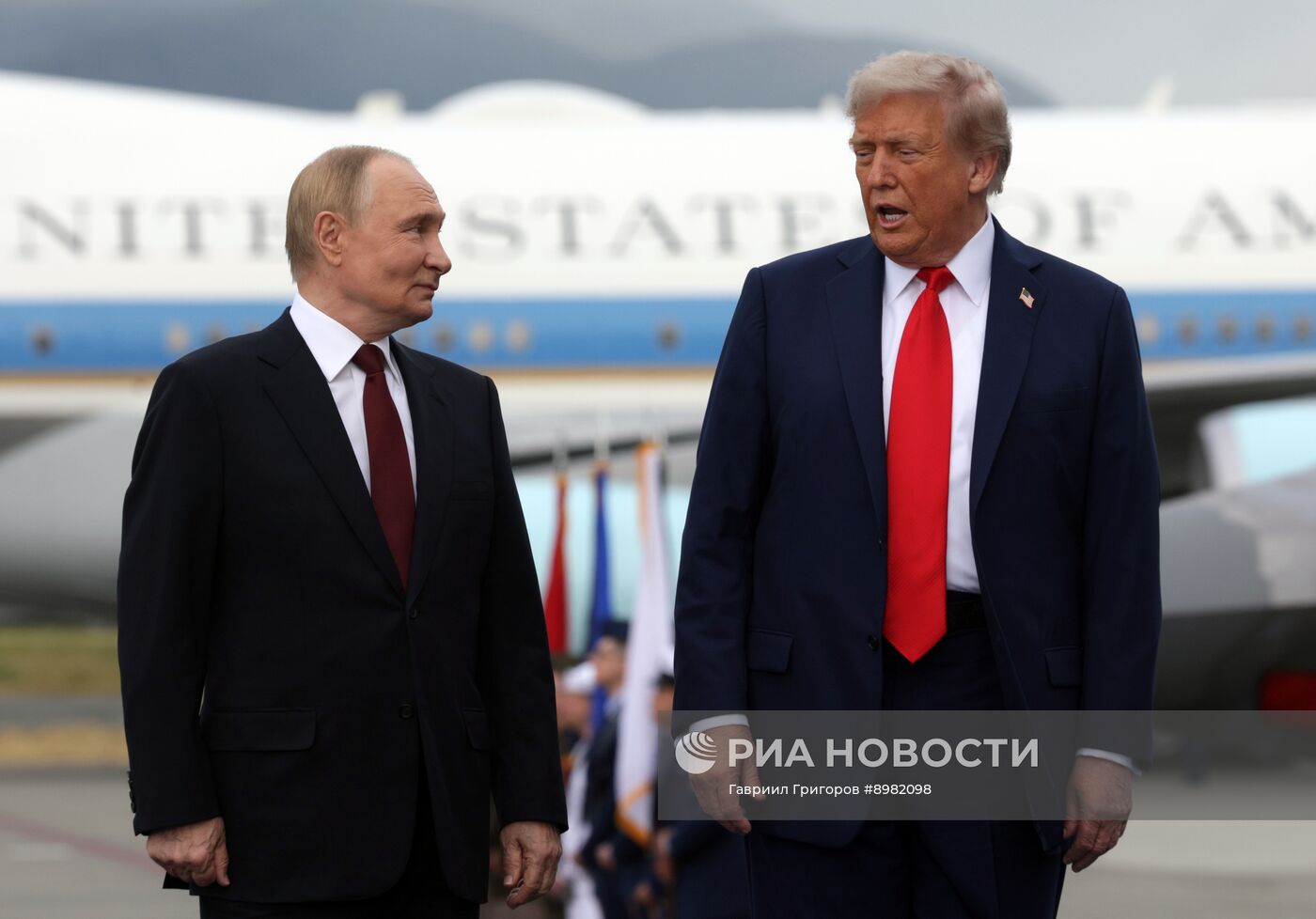 Встреча президентов России и США на Аляске