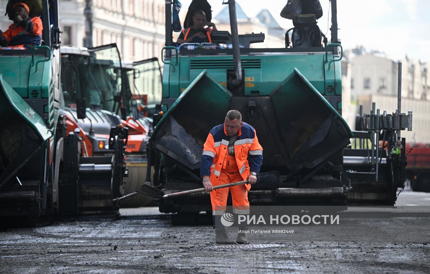 Тверскую улицу перекрыли для замены асфальта