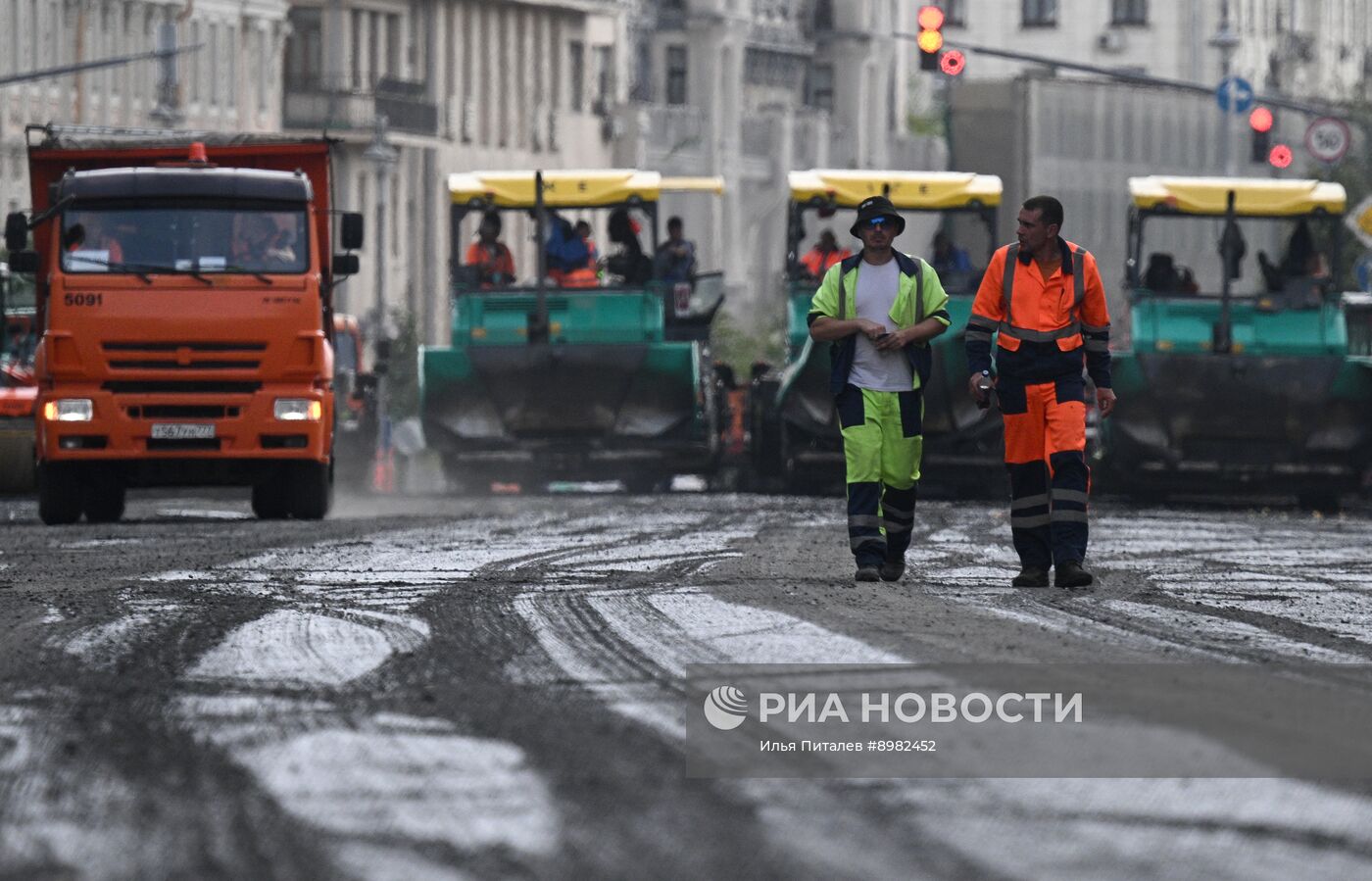 Тверскую улицу перекрыли для замены асфальта