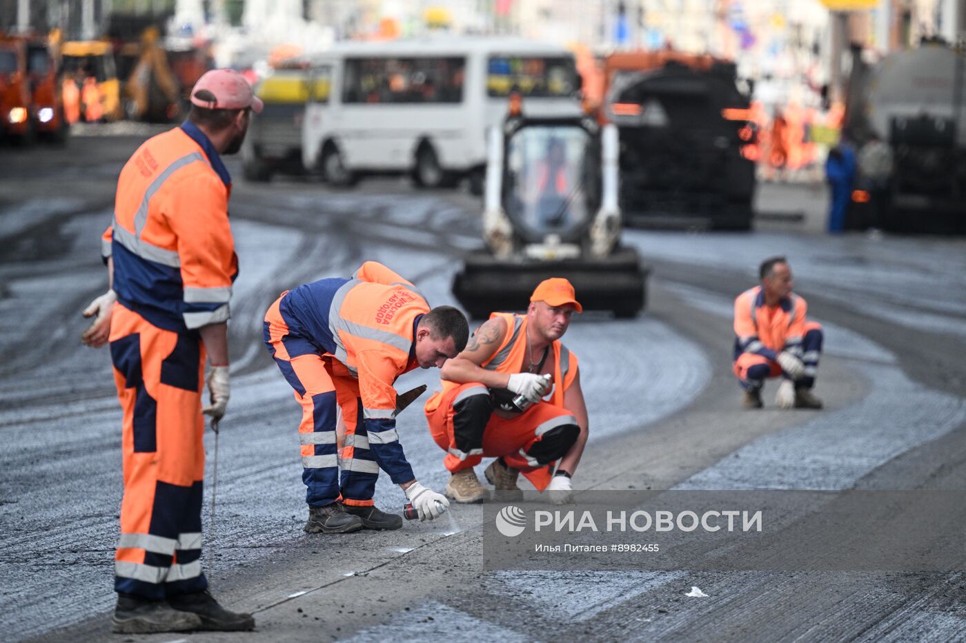 Тверскую улицу перекрыли для замены асфальта