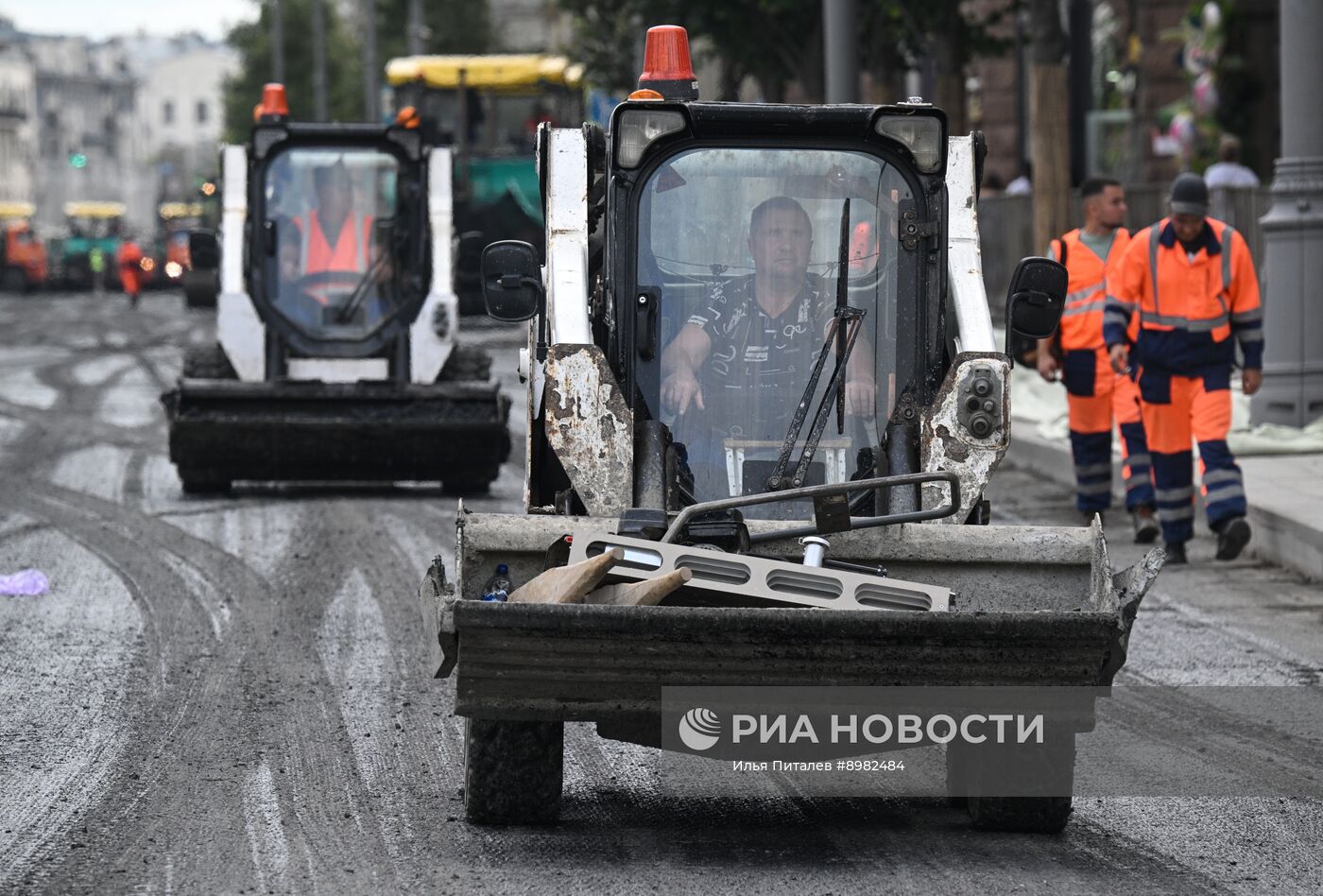 Тверскую улицу перекрыли для замены асфальта