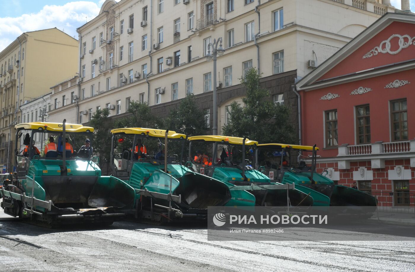 Тверскую улицу перекрыли для замены асфальта