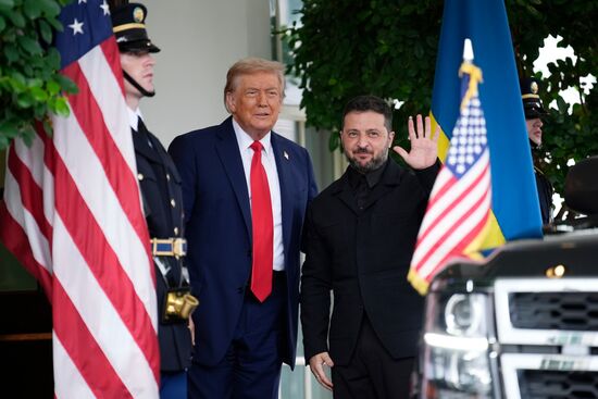 Зеленский прибыл в Белый дом на встречу с президентом США Трампом