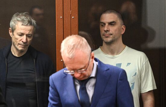 Суд по делу о мошенничестве основателя "Русагро" В. Мошковича