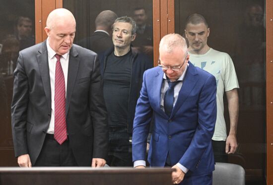 Суд по делу о мошенничестве основателя "Русагро" В. Мошковича