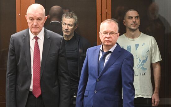 Суд по делу о мошенничестве основателя "Русагро" В. Мошковича